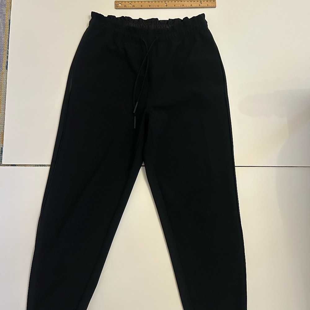 Athleta Metropolis Jogger Pants Size 0 Black.